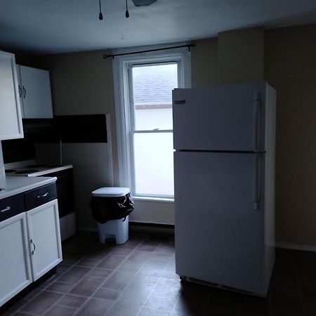 Cozy Downtown Two Bedrooms Free Parking Kingston Exterior foto