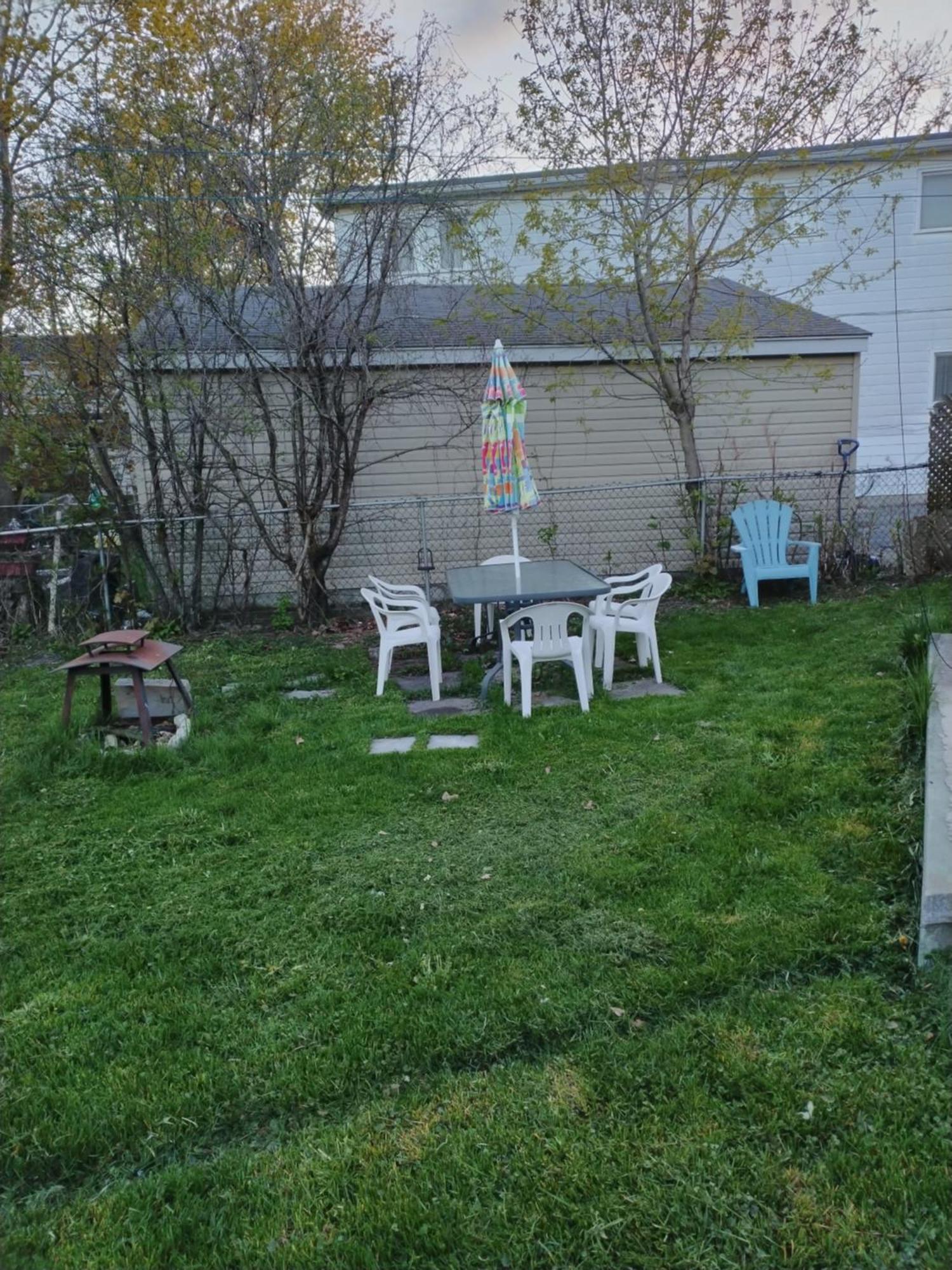 Cozy Downtown Two Bedrooms Free Parking Kingston Exterior foto