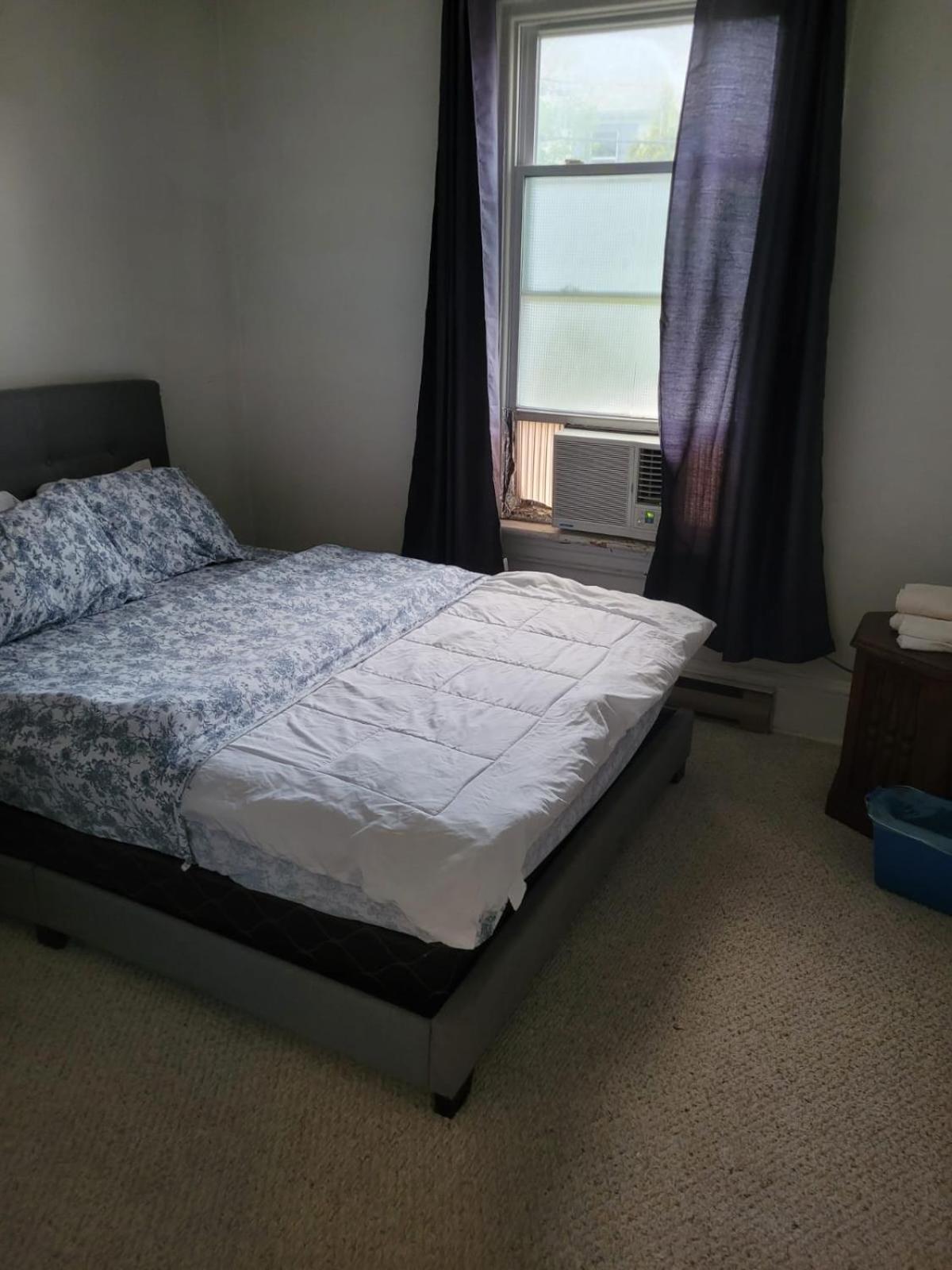 Cozy Downtown Two Bedrooms Free Parking Kingston Exterior foto