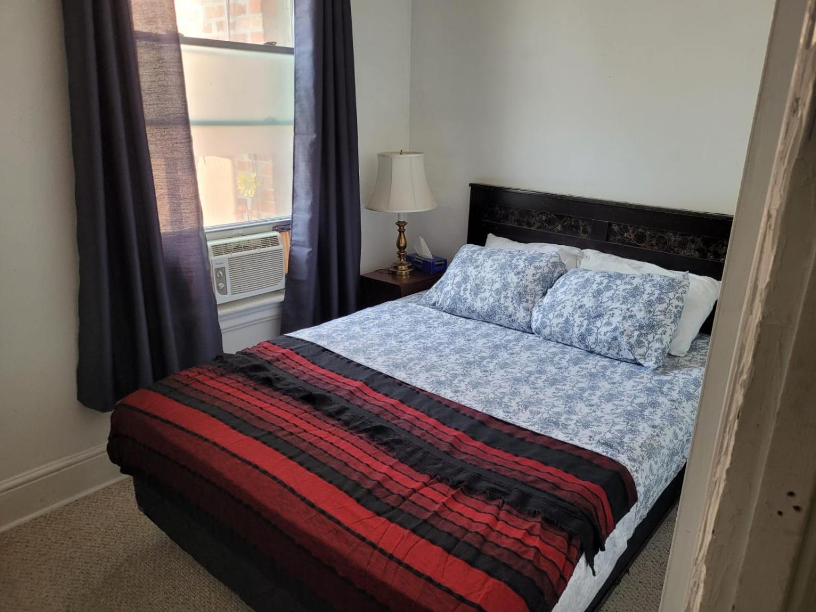 Cozy Downtown Two Bedrooms Free Parking Kingston Exterior foto
