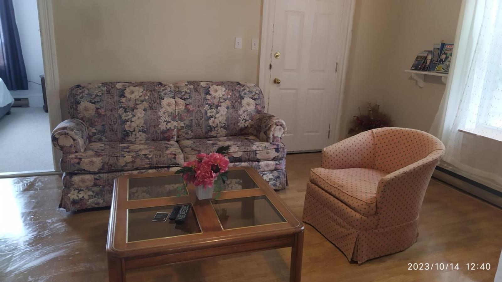 Cozy Downtown Two Bedrooms Free Parking Kingston Exterior foto